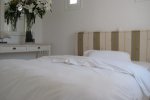 Meres Homes - Mykonos Rooms & Apartments with tv & satellite facilities