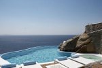 Cavo Tagoo - Mykonos Hotel with a swimming pool