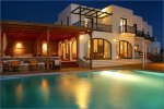 Tharroe of Mykonos - Mykonos Hotel with a sun lounge